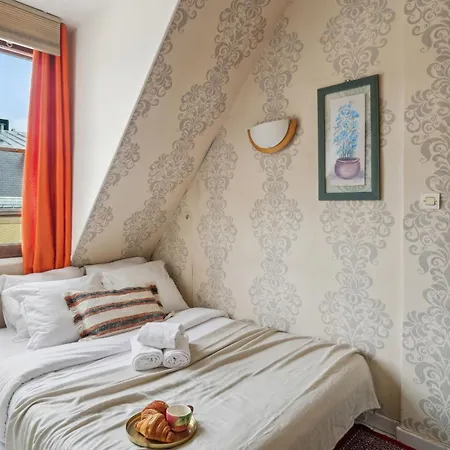 Eiffel Tower & Faubourg - 1br - Vacation Parijs